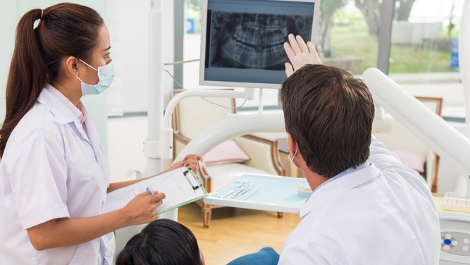 primera visita al cirujano maxilofacial